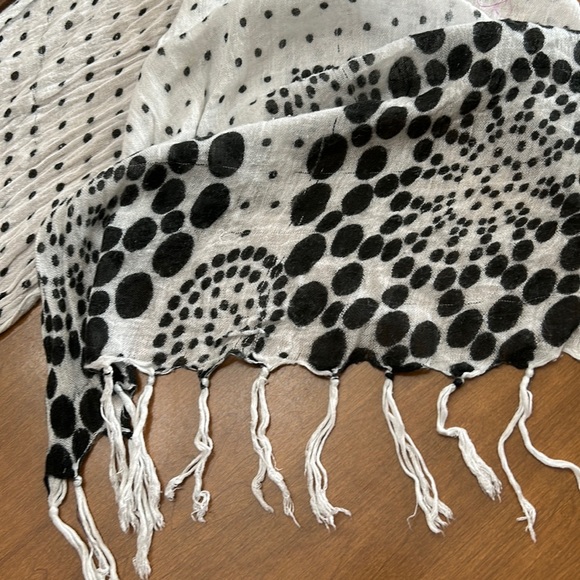 Accessories - 🟢5 for $25🟢 Scarf/Shawl